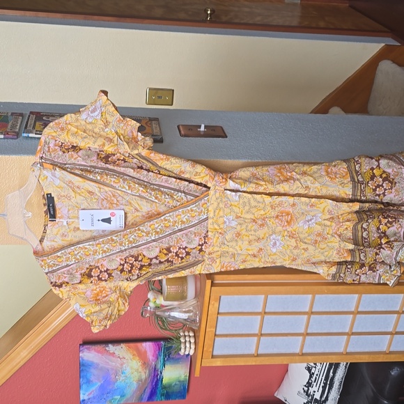 NWT Zesica Boho Summer Gold "Amazing Grace" Wrap Dress Size Medium - Picture 2 of 14